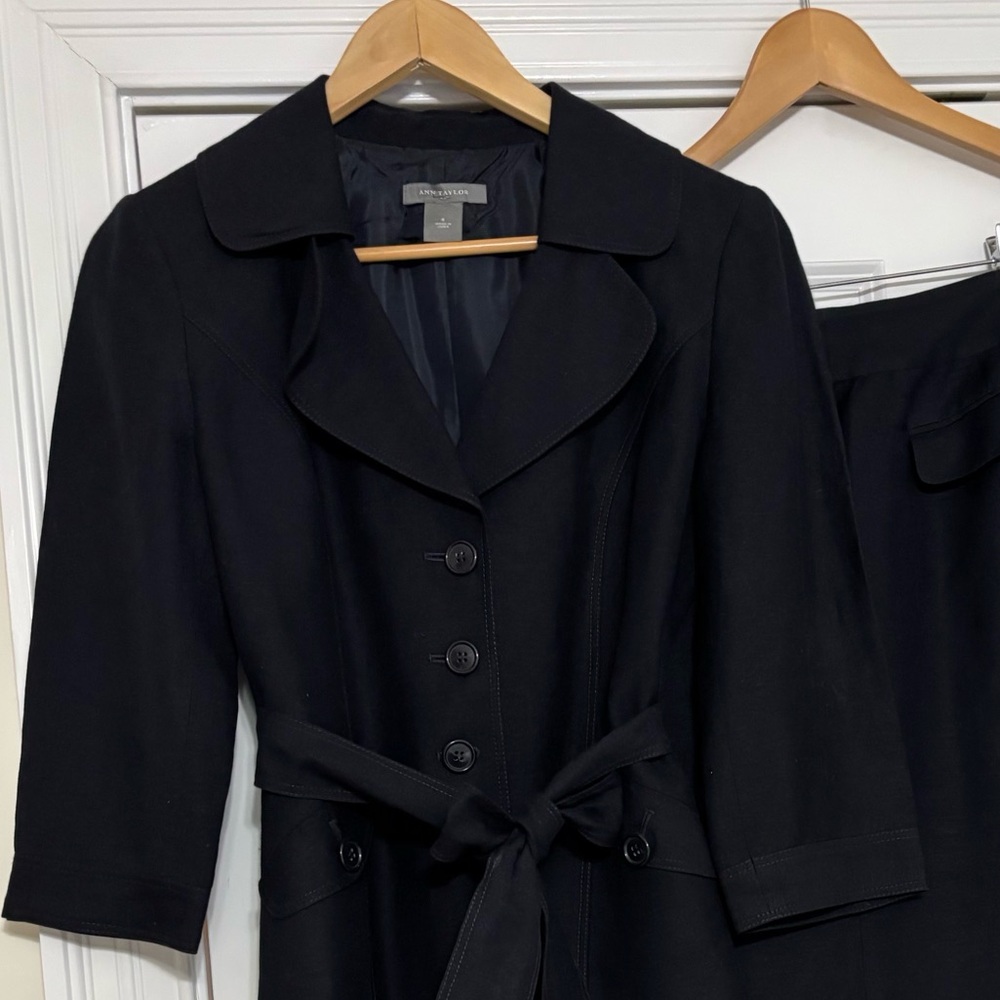 Ann Taylor Classic Navy Lined Linen Suit